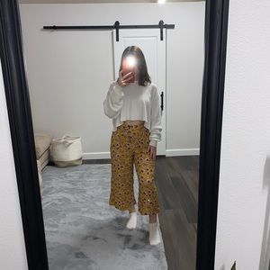 American eagle cropped floral pants